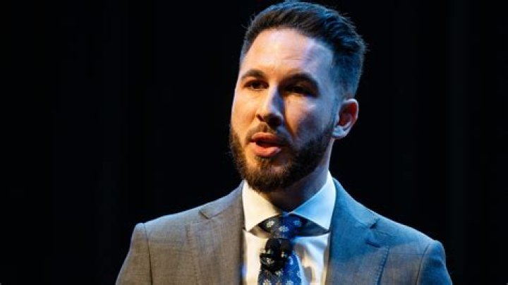 
Abdullah Hammoud Height, Weight, Net Worth, Age, Birthday, Wikipedia, Who, Nationality, Biography 