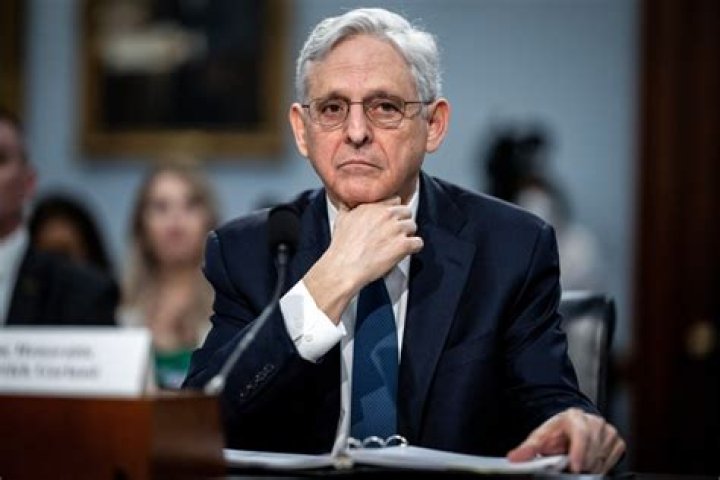 
AG Garland Says DOJ ‘Won’t Permit’ Voter Intimidation as Issues Crop Up in Arizona, Texas Ahead of Midterms 