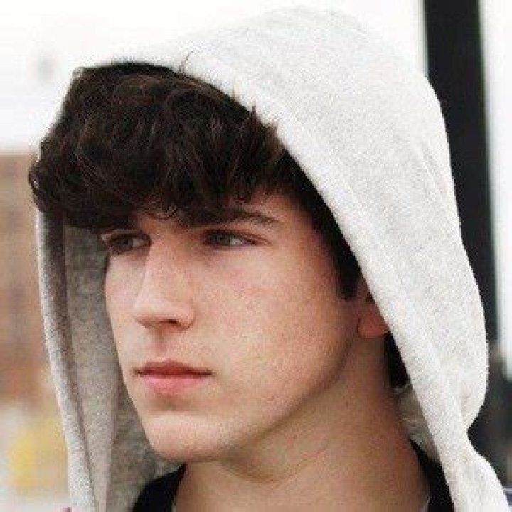 
Alex Cerabone Height, Weight, Net Worth, Age, Birthday, Wikipedia, Who, Nationality, Biography 