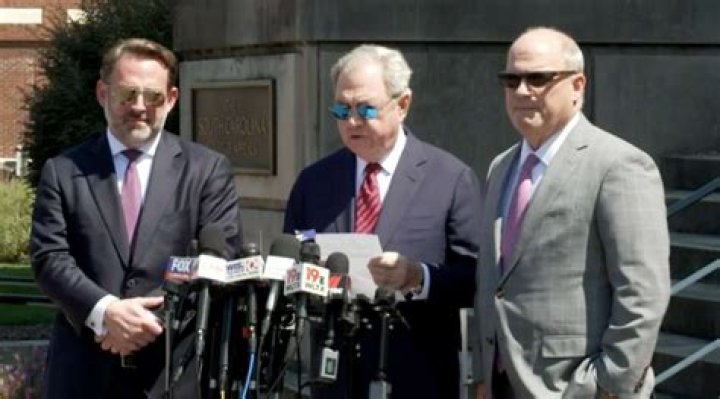 
Alex Murdaugh trial juror dismissed for allegedly discussing case with 3 others outside the court 