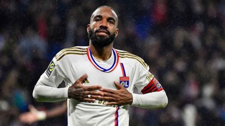 Alexandre Lacazette Wiki, Height, Age, Girlfriend, Biography, Net Worth