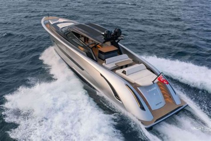 All about Tw12ve Angels: Tom Brady’s Wajer 77 superyatch