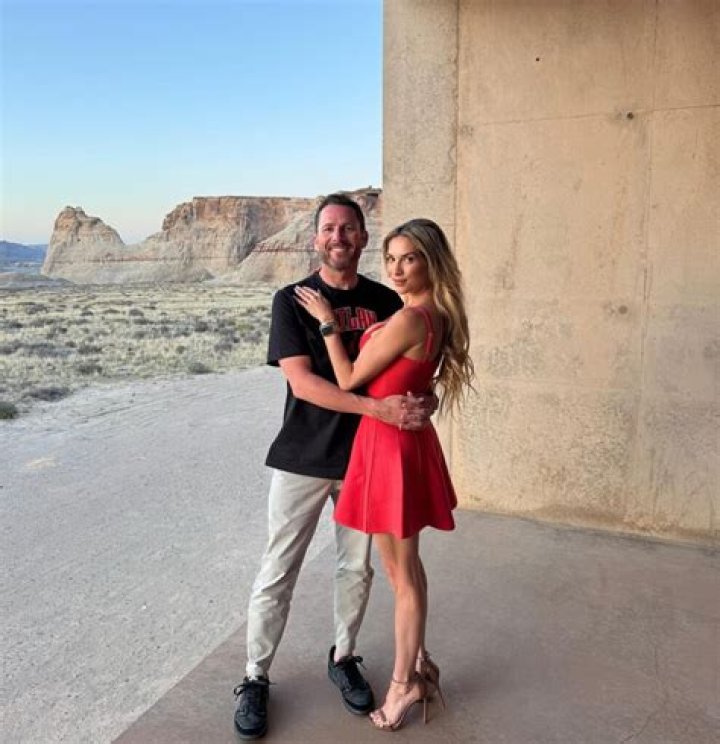 Allison Holker Height, Weight, Net Worth, Age, Birthday, Wikipedia, Who, Nationality, Biography