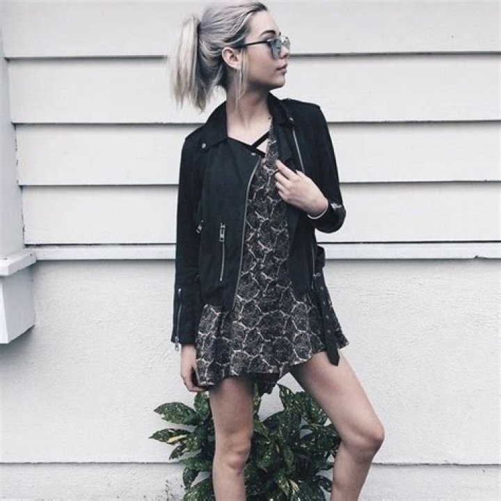 Amanda Steele Height, Weight, Net Worth, Age, Birthday, Wikipedia, Who, Instagram, Biography
