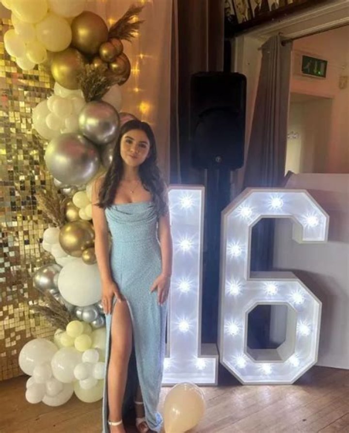 Amelia Flanagan Height, Weight, Net Worth, Age, Birthday, Wikipedia, Who, Instagram, Biography