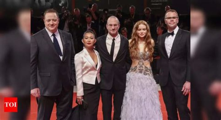 
Brendan Fraser Tears Up During 6-Minute Standing Ovation For ‘The Whale’ 