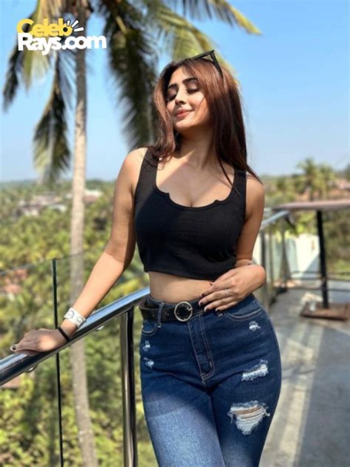 
Buket Sana Height, Weight, Net Worth, Age, Wiki, Who, Instagram, Biography 