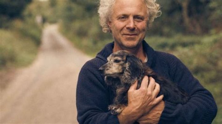 
Charlie Mackesy Height, Weight, Net Worth, Age, Birthday, Wikipedia, Who, Nationality, Biography 