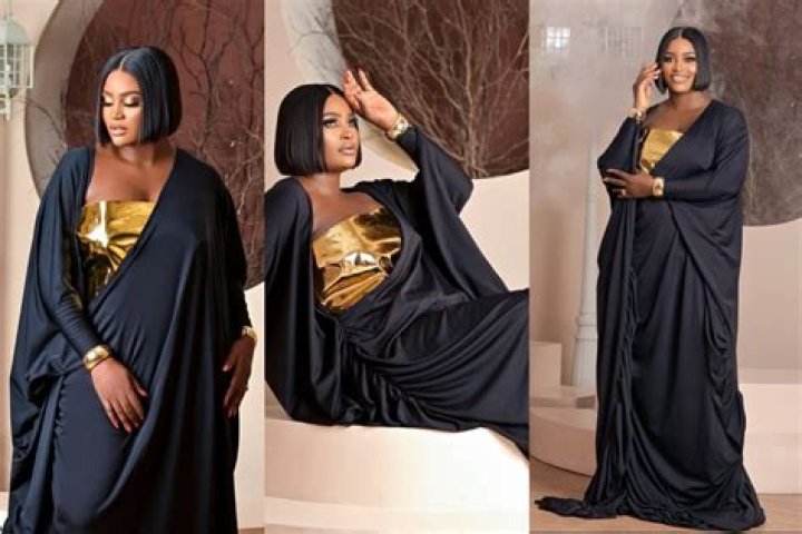 
Chizzy Alichi, Others React As Mercy Johnson & Family Rock Matching Outfits To Mark 11th Anniversary 