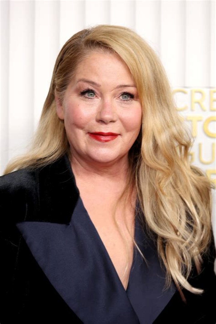 Christina Applegate Was An Icon In 1993 But Pregnant? Let’s Find Out