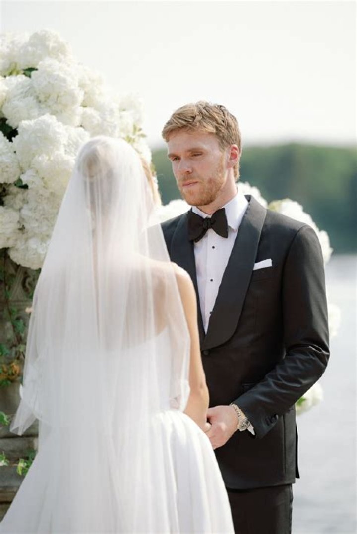 
Connor McDavid’s Previous Relationships 
