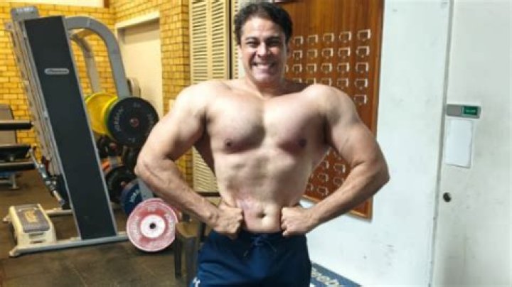 Cyrus Broacha Height, Weight, Net Worth, Age, Birthday, Wikipedia, Who, Instagram, Biography