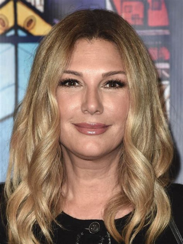 Daisy Fuentes Height, Weight, Net Worth, Age, Birthday, Wikipedia, Who, Instagram, Biography