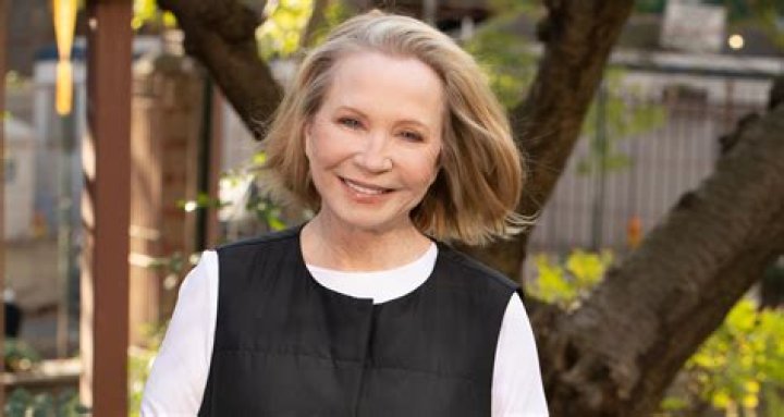 Debra Jo Rupp Plastic Surgery Procedure Might Have Included Fine Lines Removal
