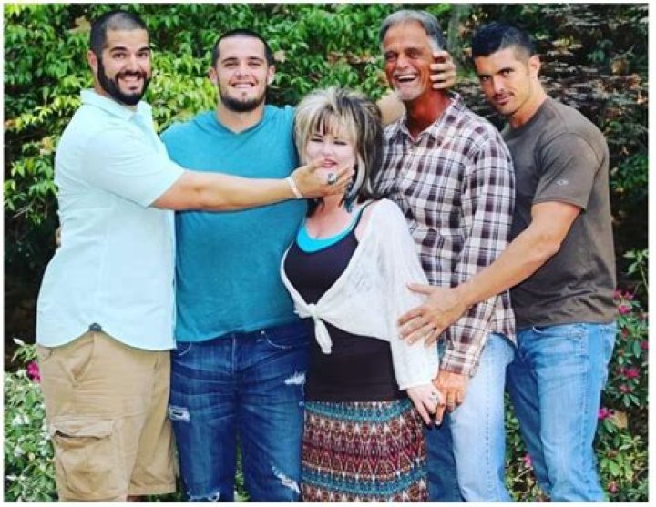 Derek Carr Has Two Siblings David Carr And Darren Carr