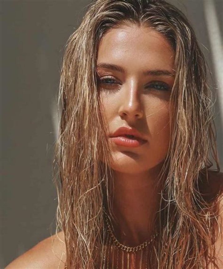 Destiny Hope CyrusHeight, Weight, Net Worth, Age, Birthday, Wikipedia, Who, Instagram, Biography