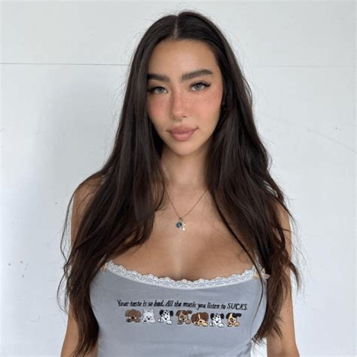 Eliza Pryor Height, Weight, Net Worth, Age, Wiki, Who, Instagram, Biography