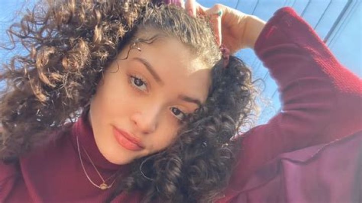 
Emely Moreno Height, Weight, Net Worth, Age, Birthday, Wikipedia, Who, Nationality, Biography 