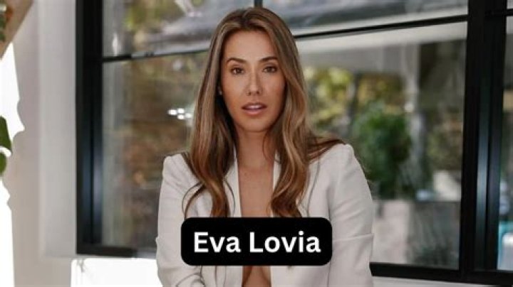 Eva Lovia Height, Weight, Net Worth, Age, Birthday, Wikipedia, Who, Nationality, Biography