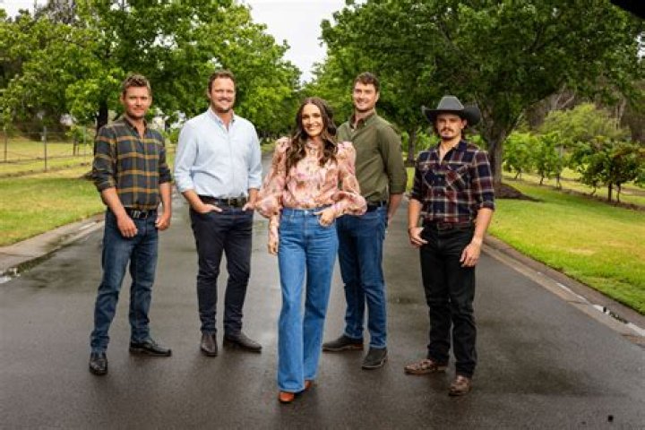 
Farmer Wants A Wife 2022 Host Natalie Gruzlewski Married Life With Husband Jack Ryan 