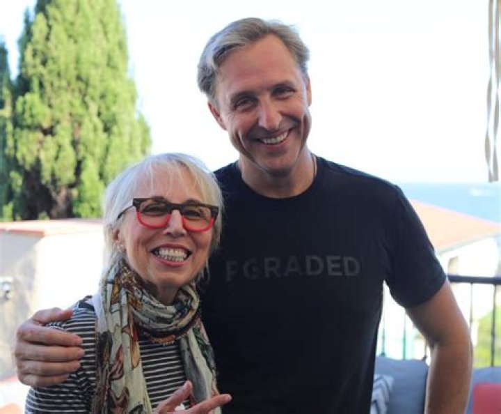 Geneen Roth Age, Birthday, Wikipedia, Who, Nationality, Biography