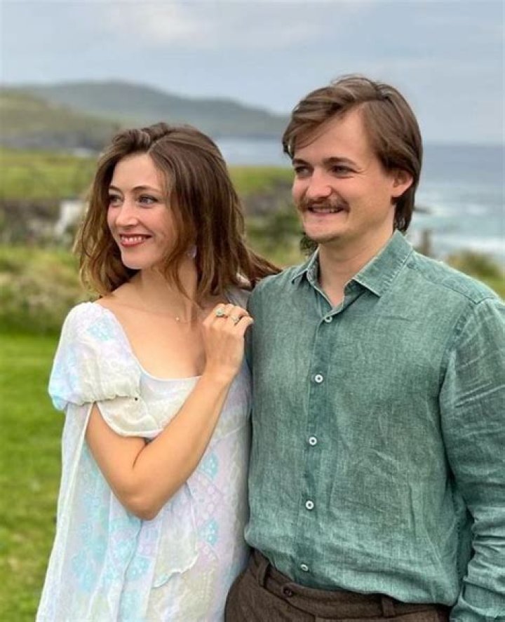
Here’s The Untold Truth We Know About Tom Gleeson’s Wife, Ellie Parker 