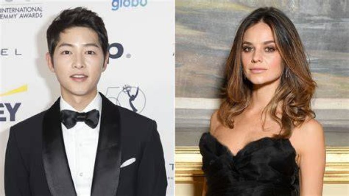 
“I’m so happy”: Song Joong-ki’s fans react to news about him going public with non-celebrity girlfriend 