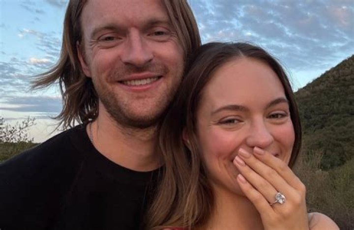 
Interesting Facts You Should Know About Claudia Sulewski And Her Boyfriend 