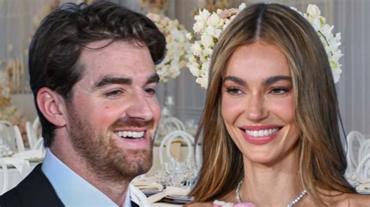 
Is Adam Taggart Married to Wife? Or Dating Girlfriend? 