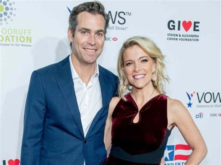 
Is Brett Hughes Married? His Bio, Age, Wife, Net worth and Height 