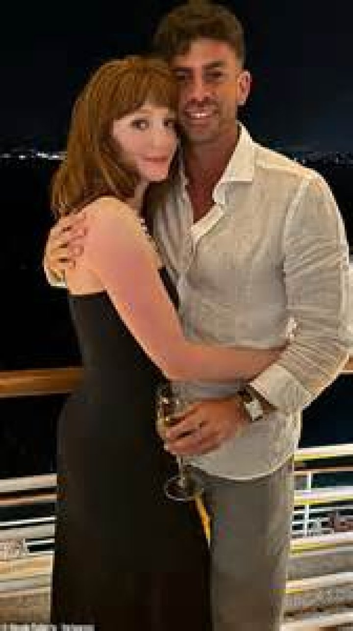
Is Nicola Roberts Married? Nicola Robertss Biography, Career, Net worth, Instagram, Family, Height, And More 