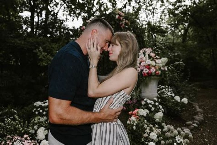 Is Ross Travis Married? His Bio, Age, Girlfriend, NFL, Salary, Height and Weight