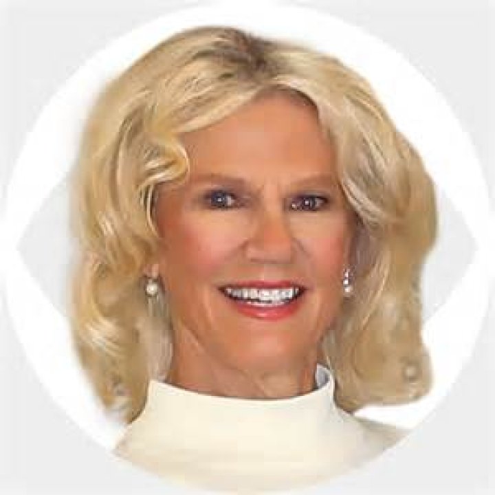 Jennifer McLogan Height, Age, Who, Husband, Biography, Wiki, Net Worth