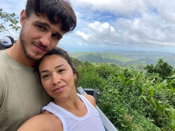 
Joe LoCicero And Gina Rodriguez Are Expecting Their First Child 