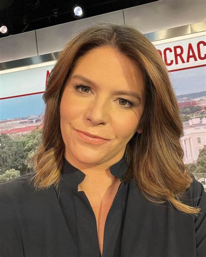 Kasie Hunt Height, Weight, Net Worth, Age, Birthday, Wikipedia, Who, Nationality, Biography