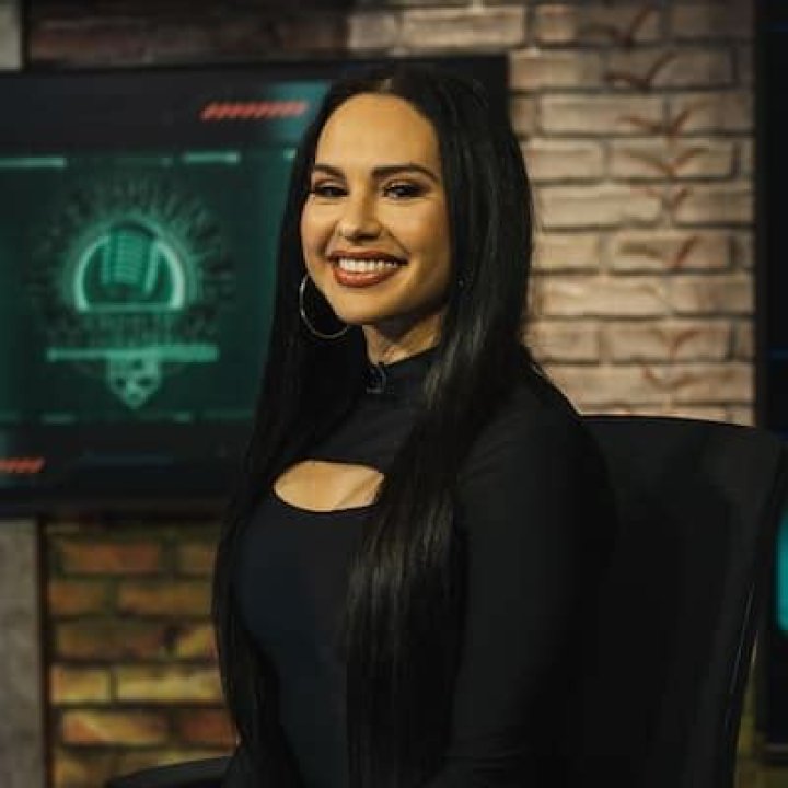 
Kenia Santos Height, Weight, Net Worth, Age, Birthday, Wikipedia, Who, Nationality, Biography 