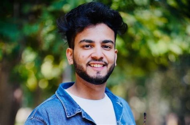 
Lalit Yadav Height, Weight, Net Worth, Age, Birthday, Wikipedia, Who, Nationality, Biography 