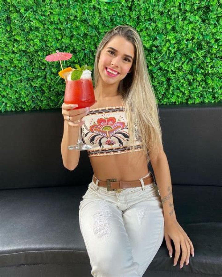 Larissa Albuquerque Height, Weight, Net Worth, Age, Wiki, Who, Instagram, Biography