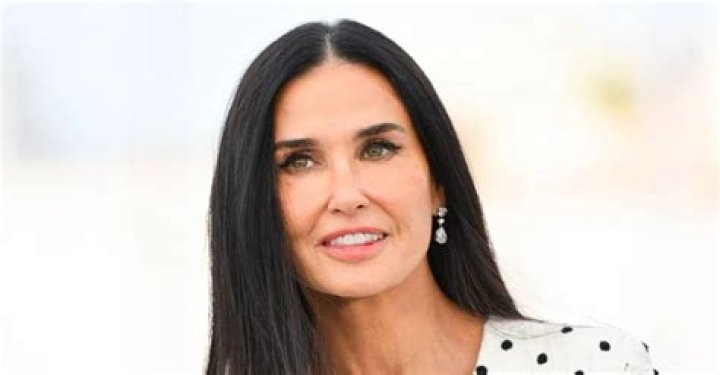 
Linda Moore Height, Weight, Net Worth, Age, Birthday, Wikipedia, Who, Nationality, Biography 