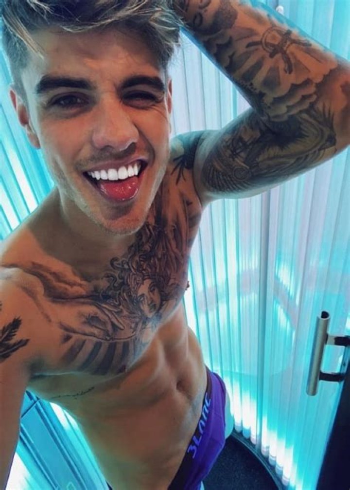 Luke Mabbott Height, Weight, Net Worth, Age, Birthday, Wikipedia, Who, Instagram, Biography