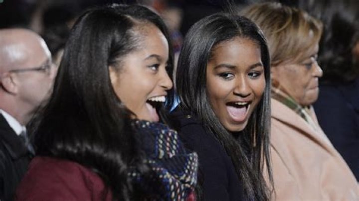 
Michelle Obama Reveals Who’s Most Active on the Family Group Text and Opens Up About Sasha and Malia Adulting 