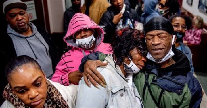 
Michigan Family Gets Life in Prison for Killing Family Dollar Security Guard Over Mask Mandate 