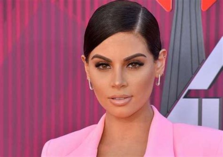 Nazanin Kavari Height, Weight, Net Worth, Age, Birthday, Wikipedia, Who, Nationality, Biography