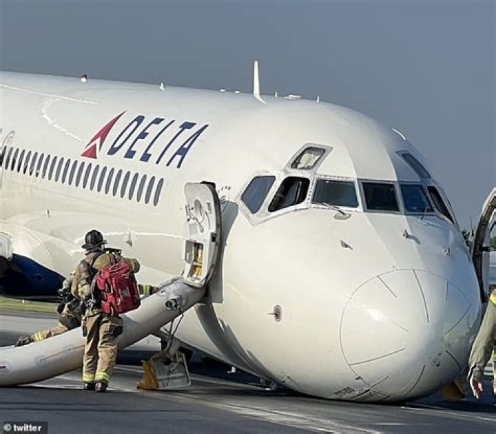 
Passengers charged as viral video shows in-flight brawl that forced emergency landing in Australia 