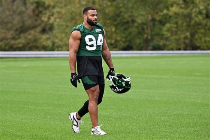 Pierre Thomas Height, Weight, Net Worth, Age, Birthday, Wikipedia, Who, Nationality, Biography