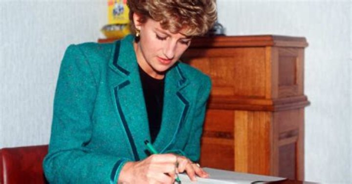 
Princess Diana’s Personal Letters To Be Auctioned During Her Divorce From King Charles 