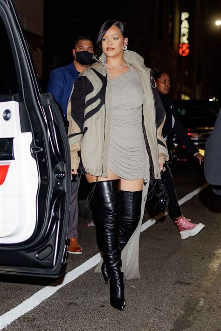
Rihanna Pairs a Corset Dress from Her Lingerie Line with Thigh-High Boots in Steamy Video: Watch! 