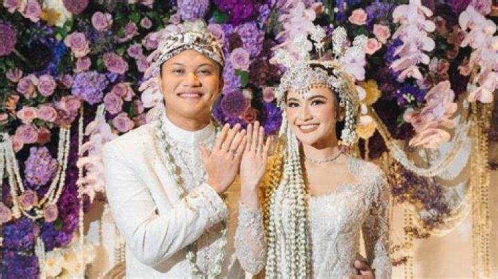 
Rizky Febian Height, Weight, Net Worth, Age, Birthday, Wikipedia, Who, Instagram, Biography 