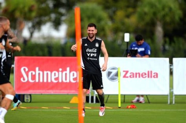 
Sampaoli heaps praise on Scaloni’s Argentina 
