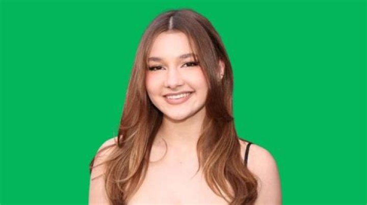 Sara Dobrik (TikTok Star) Biography, Age, Boyfriend, Height, Net Worth
